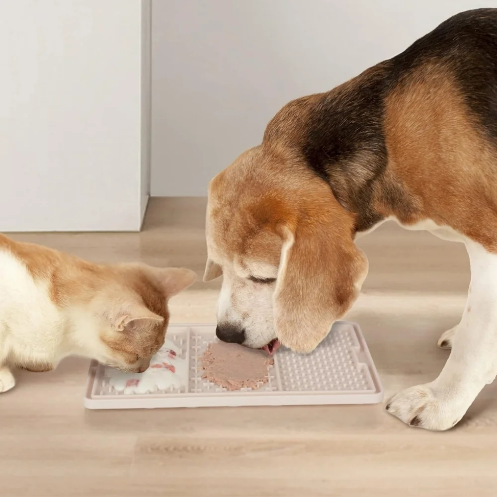 Coomazy Biege/Cream NWT Pet Licking Mat Set with Brush and Spatula